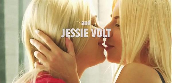  Hotel room fun - Jessie Volt, Lola A